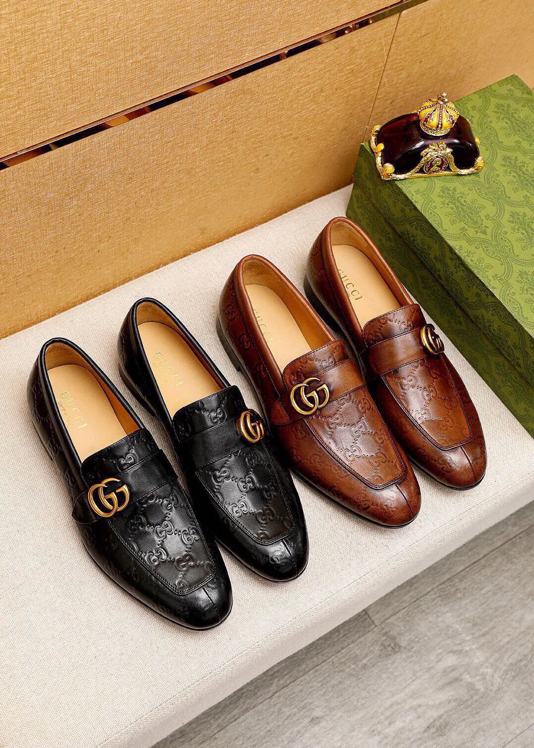 Men's shoes 💰442 💐 Product trademark: GUCCI "Gucci" casual leather shoes Regular size: 38-44 (45.46.47🉑️customized) Product materials: Selected imported first-layer calfskin embossed upper + classic hardware buckle, imported cowhide leather lining. Strong three-dimensional visual effect, original combination outsole Color: 2⃣️colors available